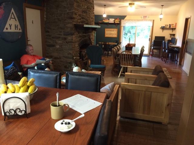 Hi-Harpers Ferry Hostel & Campground Knoxville Exterior photo