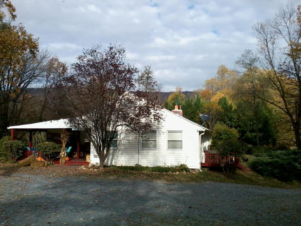 Hi-Harpers Ferry Hostel & Campground Knoxville Exterior photo